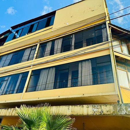 Arusha Backpackers Hotel Екстер'єр фото