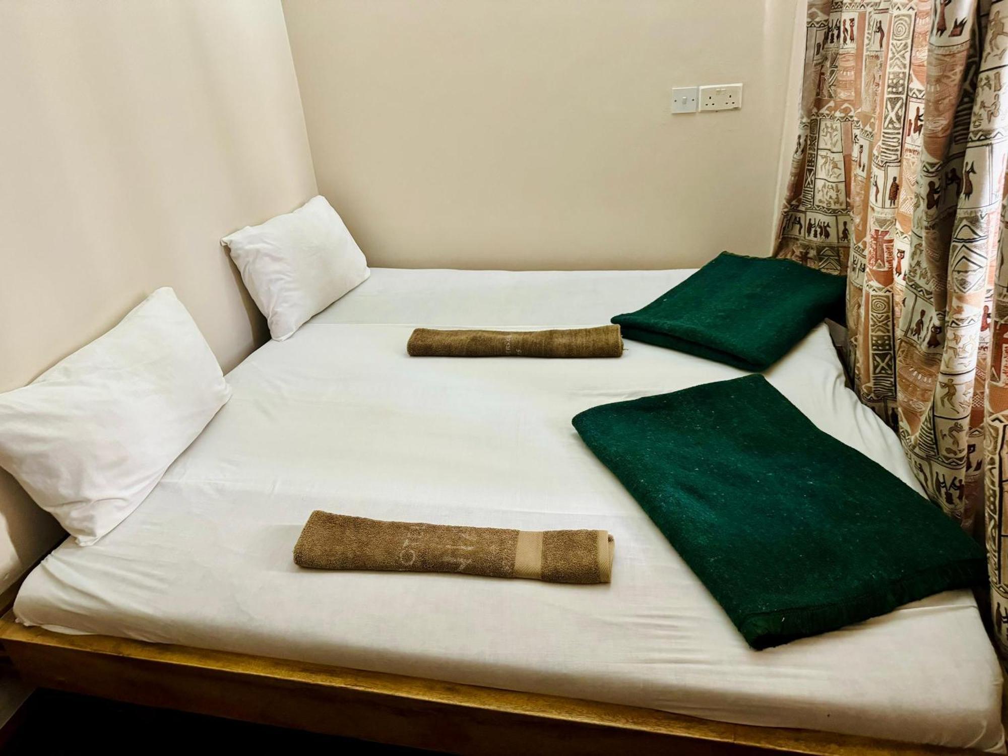 Arusha Backpackers Hotel Екстер'єр фото