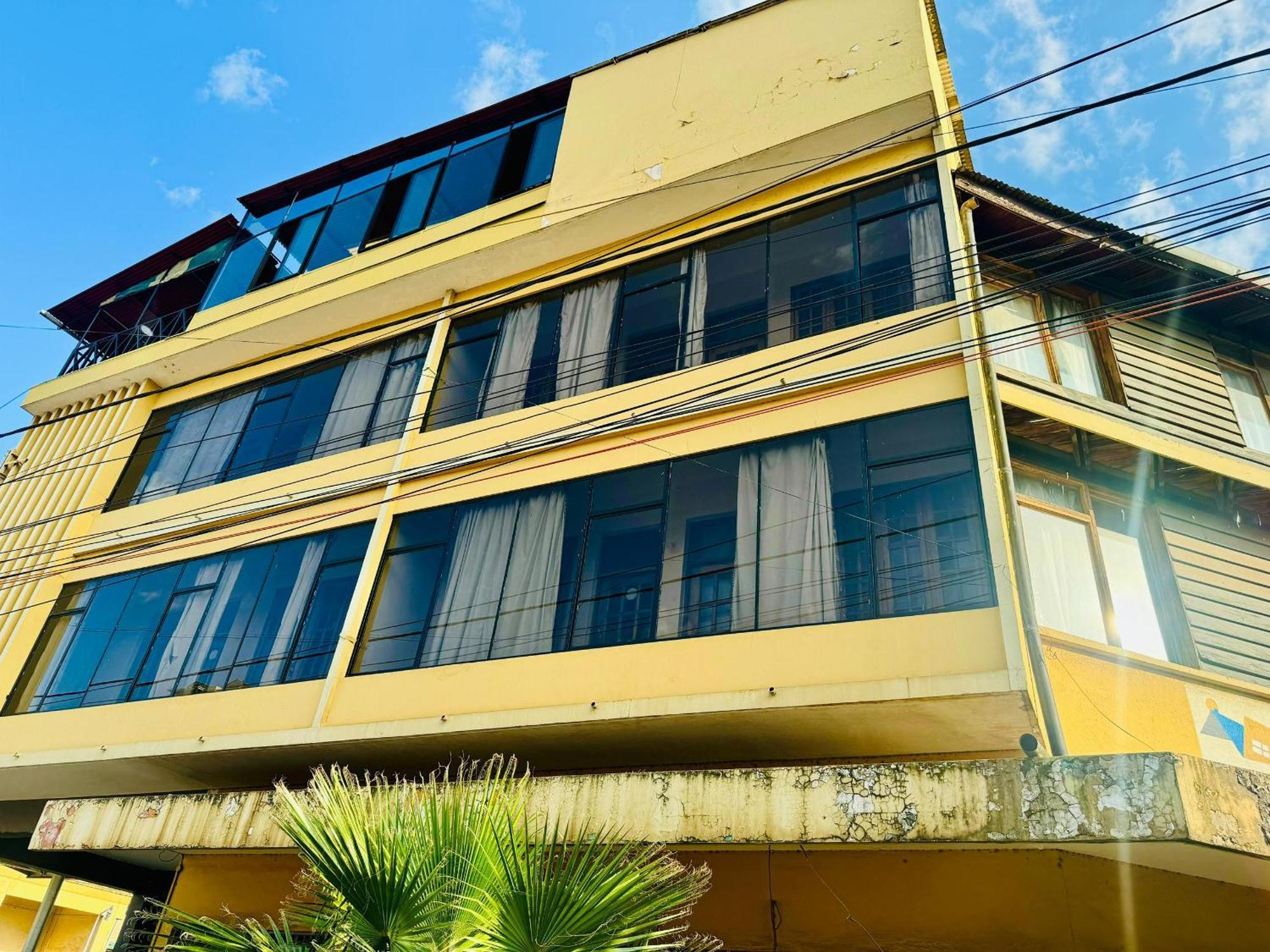 Arusha Backpackers Hotel Екстер'єр фото