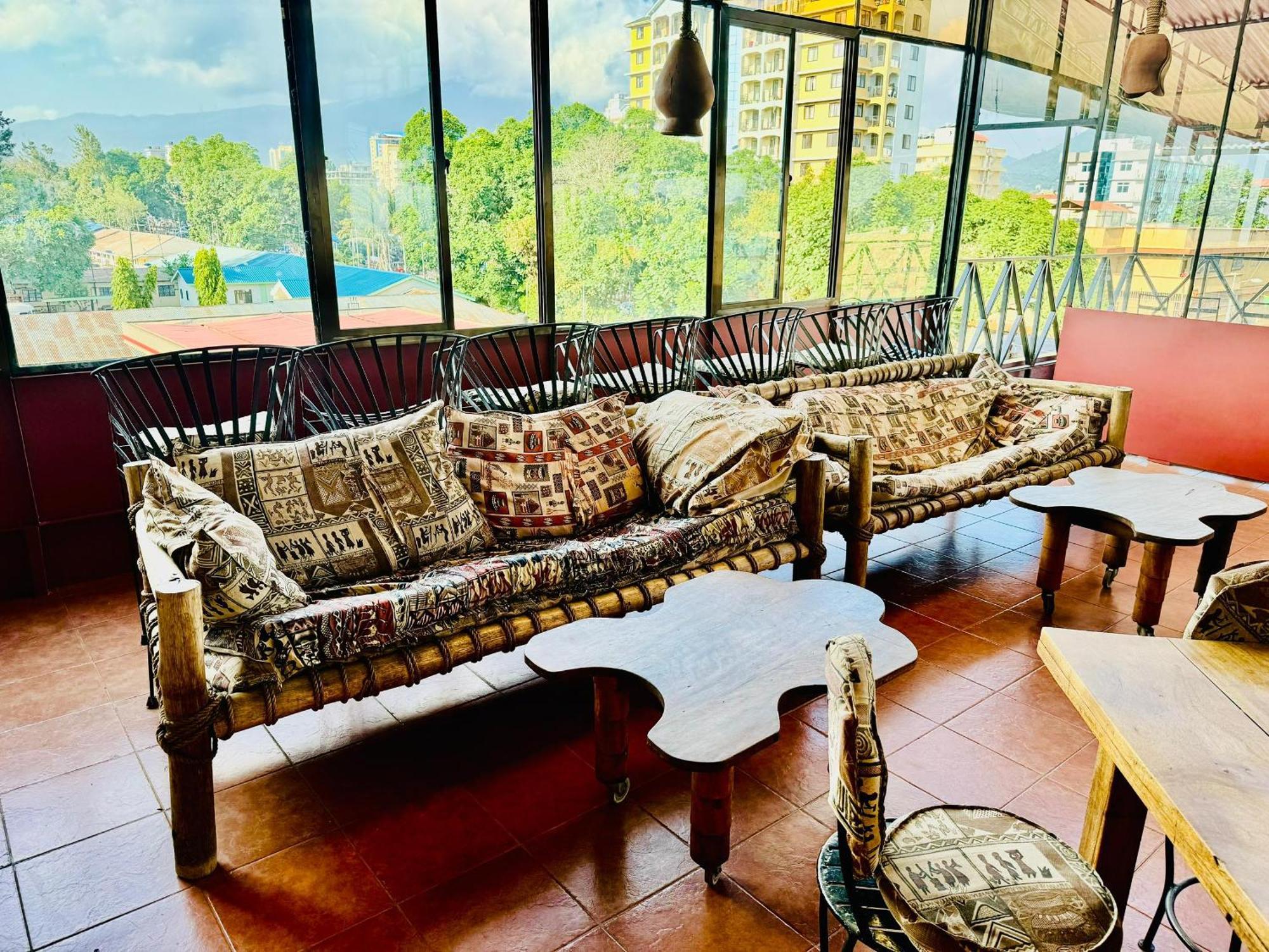 Arusha Backpackers Hotel Екстер'єр фото