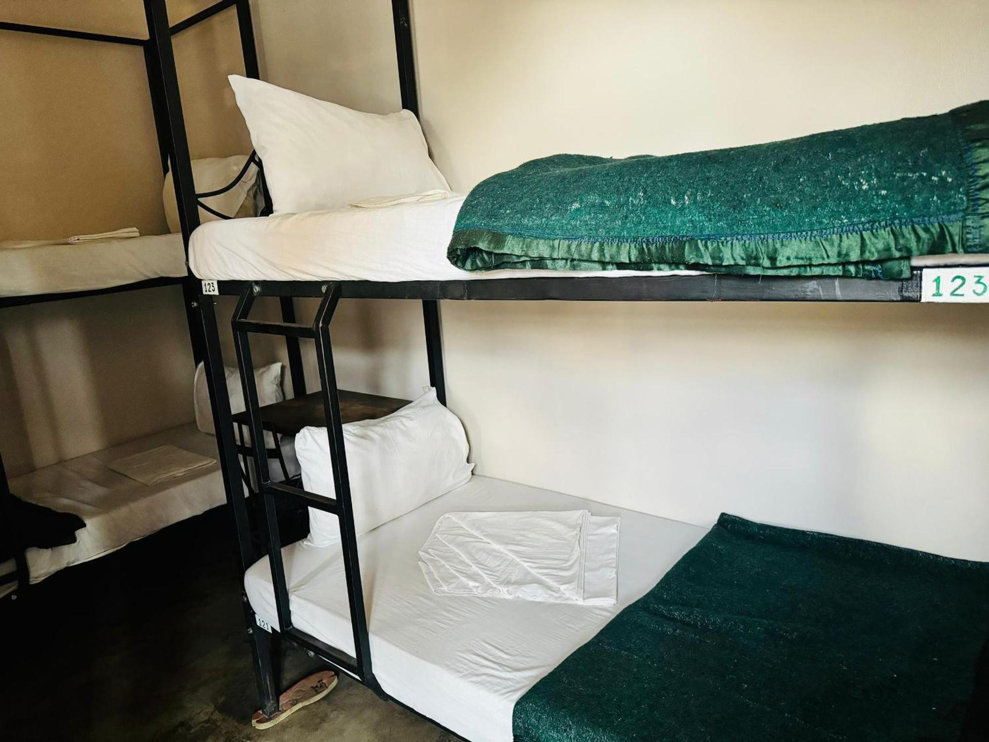 Arusha Backpackers Hotel Екстер'єр фото